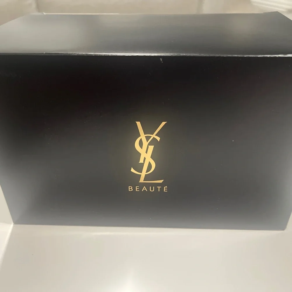 YSL Quilted Red Leather Cosmetic Case with Gold Hardware NEW - Picture 9 of 9